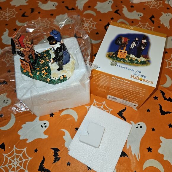 Department 56 "A Gravely Haunting" Halloween Small Snow Village Figurine - Picture 3 of 7